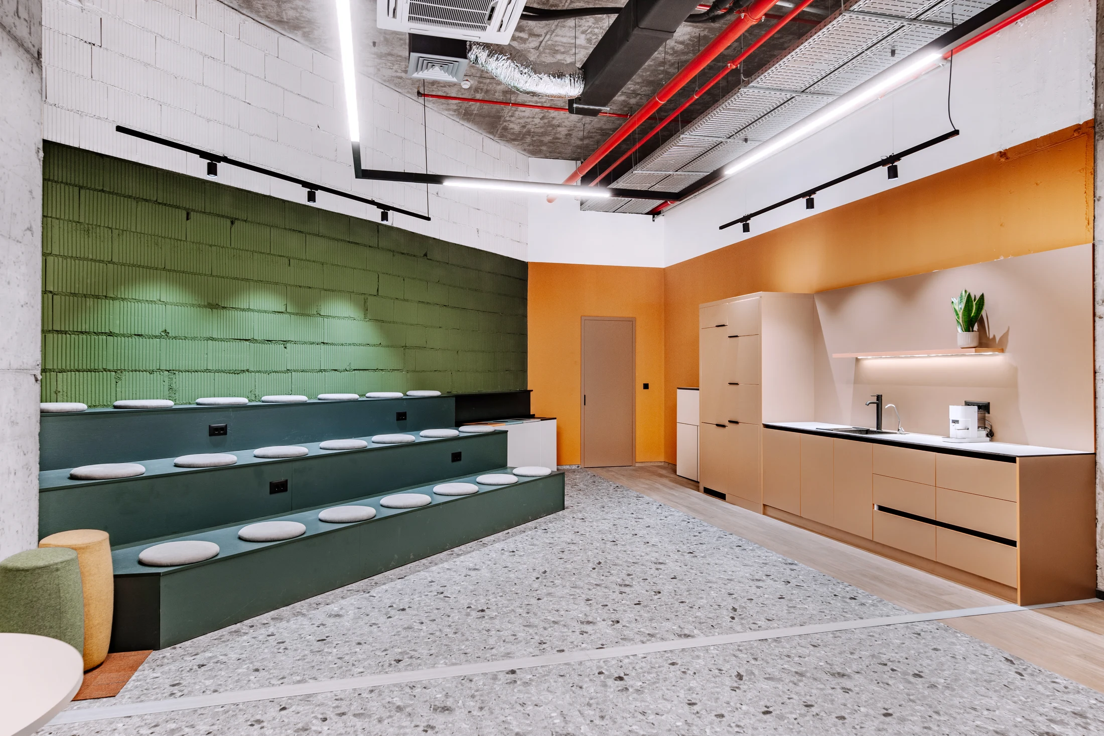 Nastel Center Co-Work — view 1