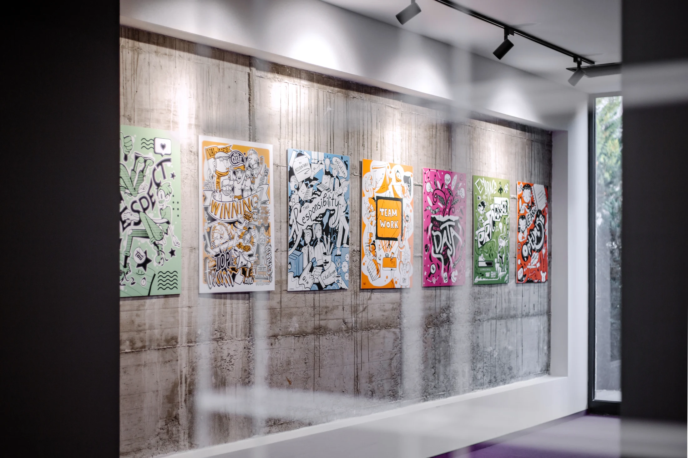 Qih London — detail view 1